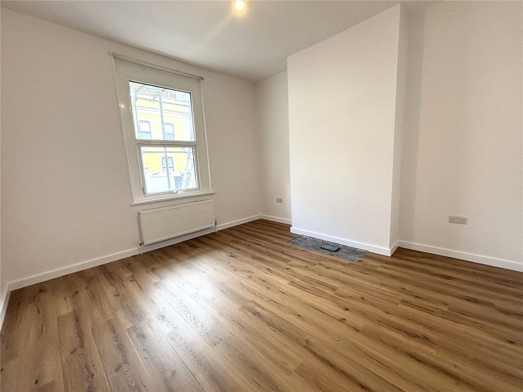 Property photo 3 of 9 Picture No. 02