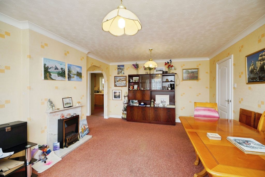 Property photo 3 of 17 Photo