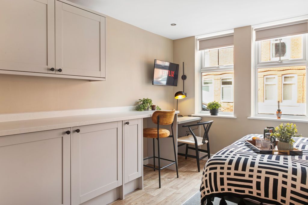 Property photo 3 of 8