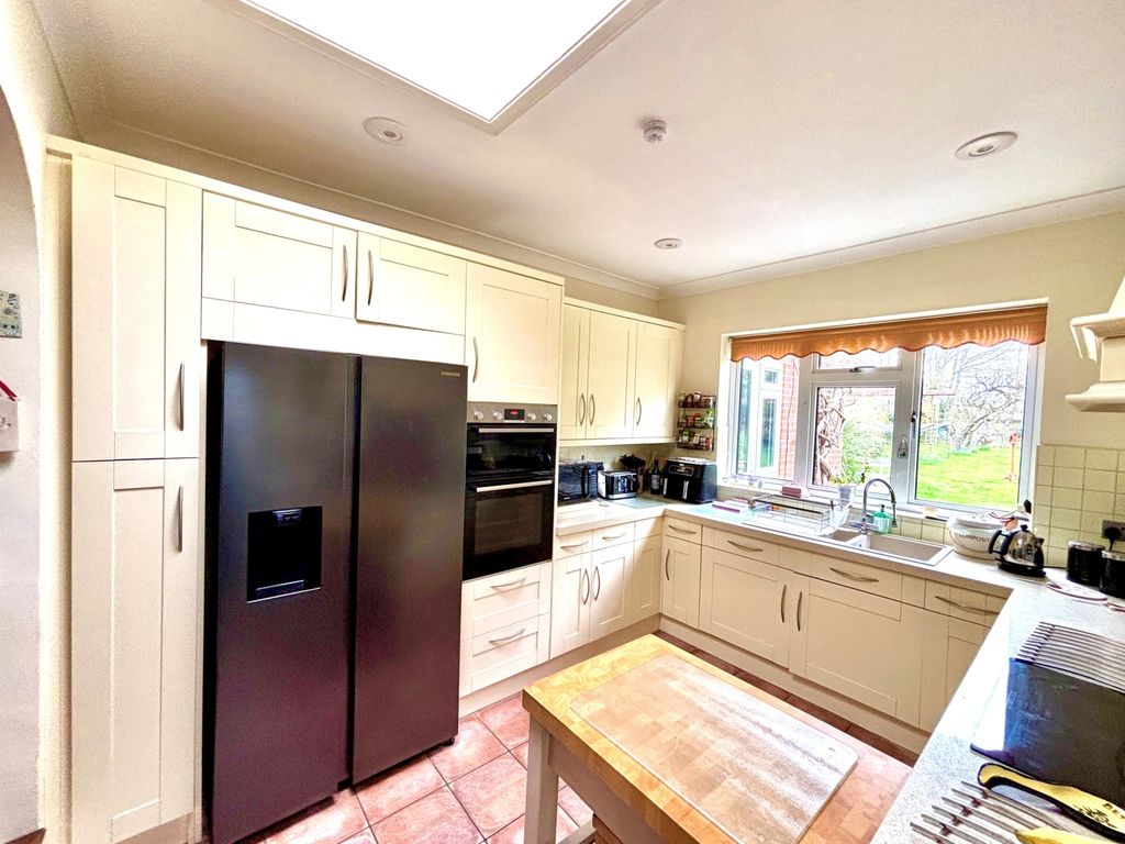 Property photo 2 of 13 Kitchen