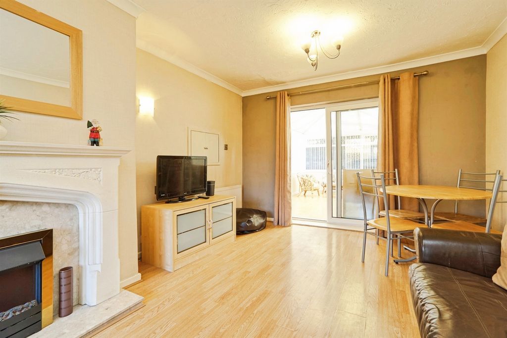 Property photo 3 of 17