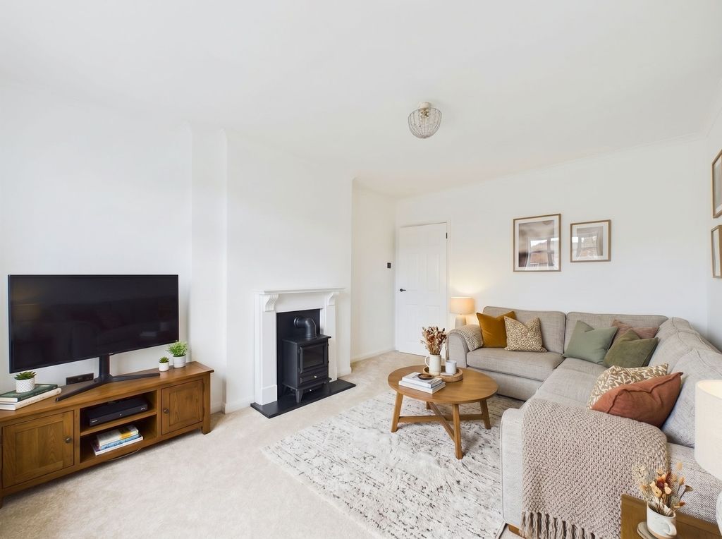 Property photo 2 of 19 Lounge (Virtually Furnished)