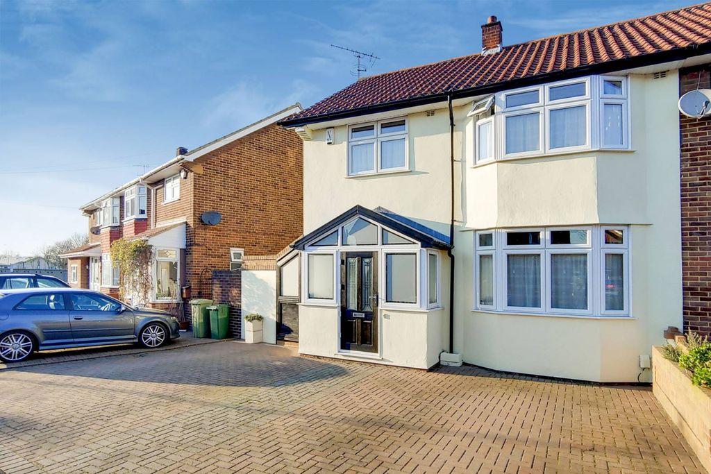 Property photo 2 of 18