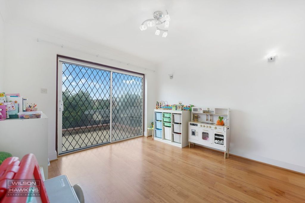 Property photo 3 of 17