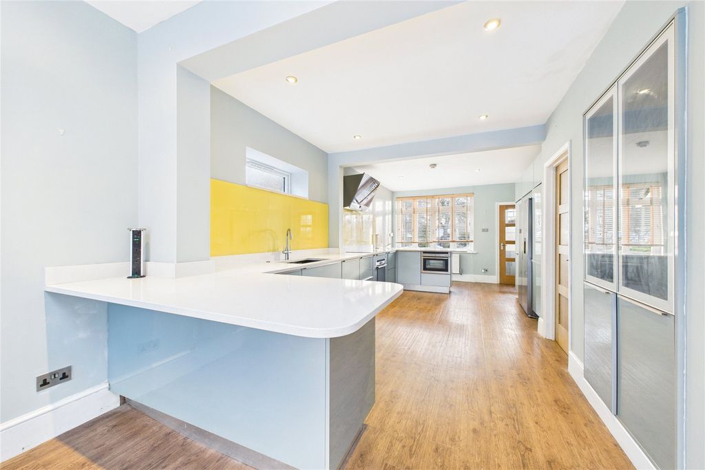 Property photo 1 of 24 Picture No. 18