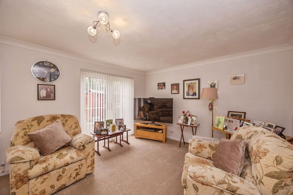 Property photo 2 of 20 Pbox-Img.Jpg