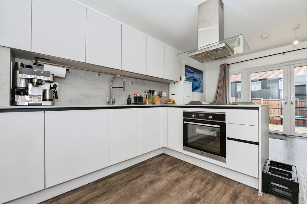 Property photo 2 of 17 Pbox-Img.Jpg