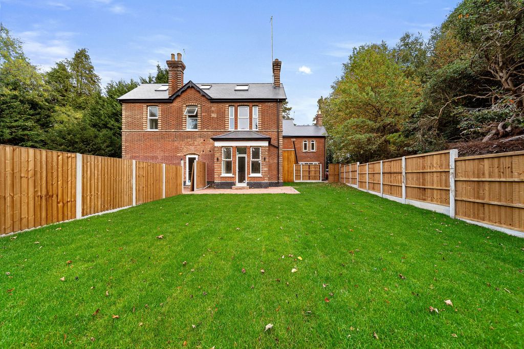 Property photo 1 of 5