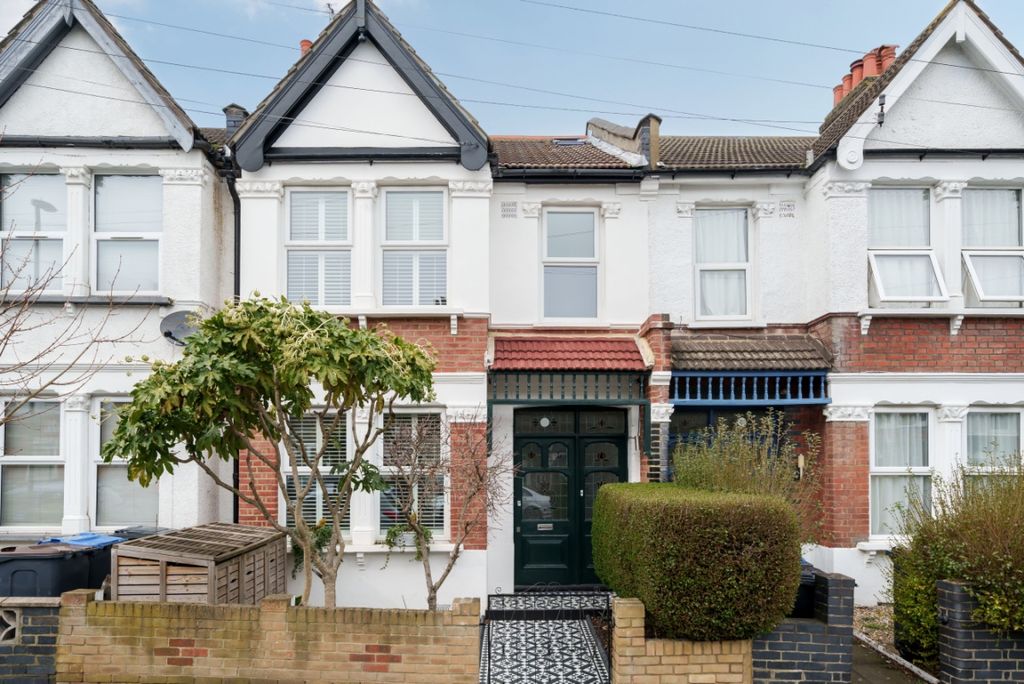 Property photo 1 of 15 960572 (1)