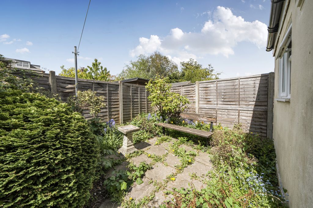 Property photo 3 of 16 1447593-8-69E612c...