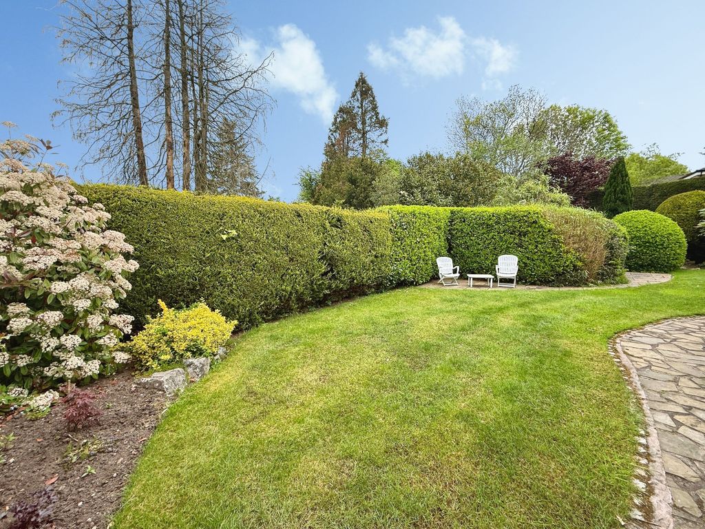 Property photo 2 of 17 Garden
