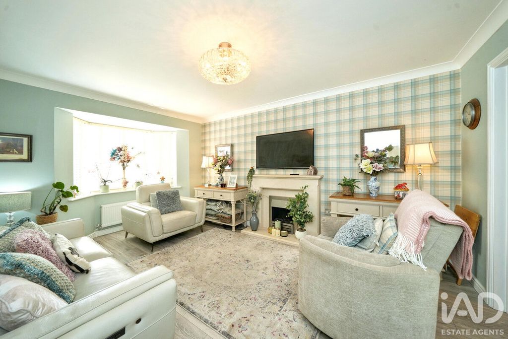 Property photo 3 of 50