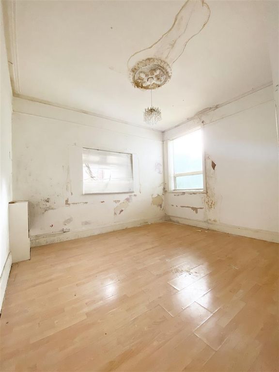 Property photo 3 of 14 Central Bedroom/Reception