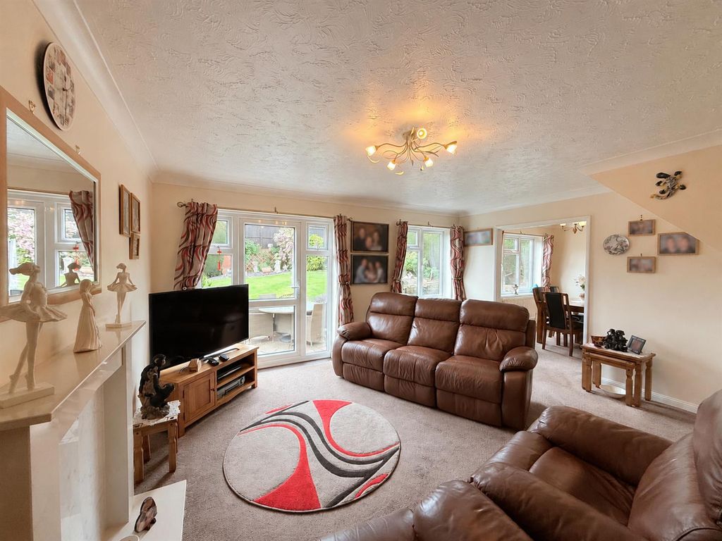 Property photo 3 of 23 Lounge 2.Png