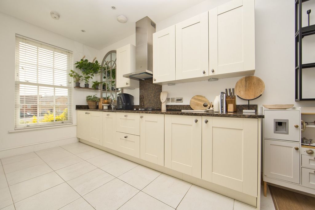 Property photo 3 of 13 Picture 3