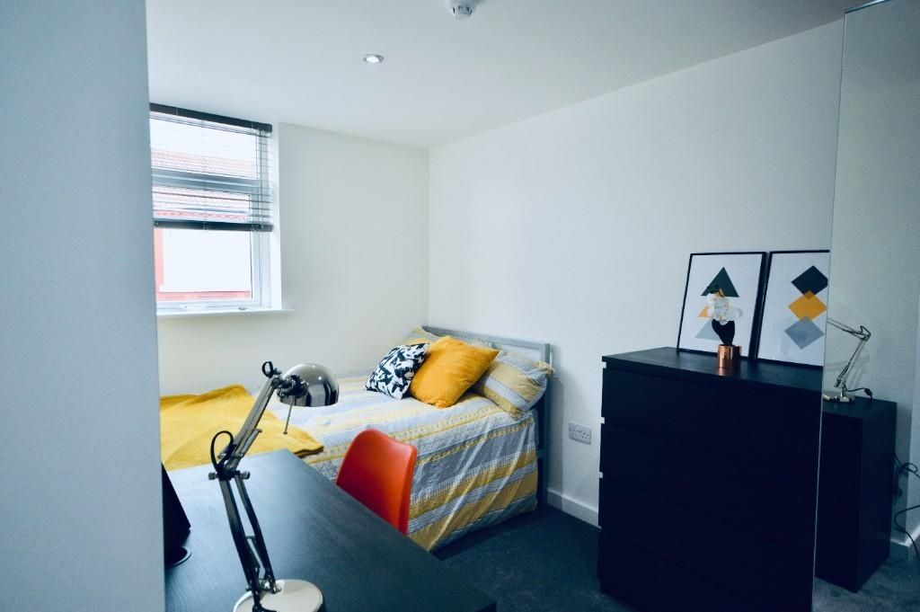 Property photo 3 of 13 A Bright And Tidy Small Bedroom Featuring A Single...