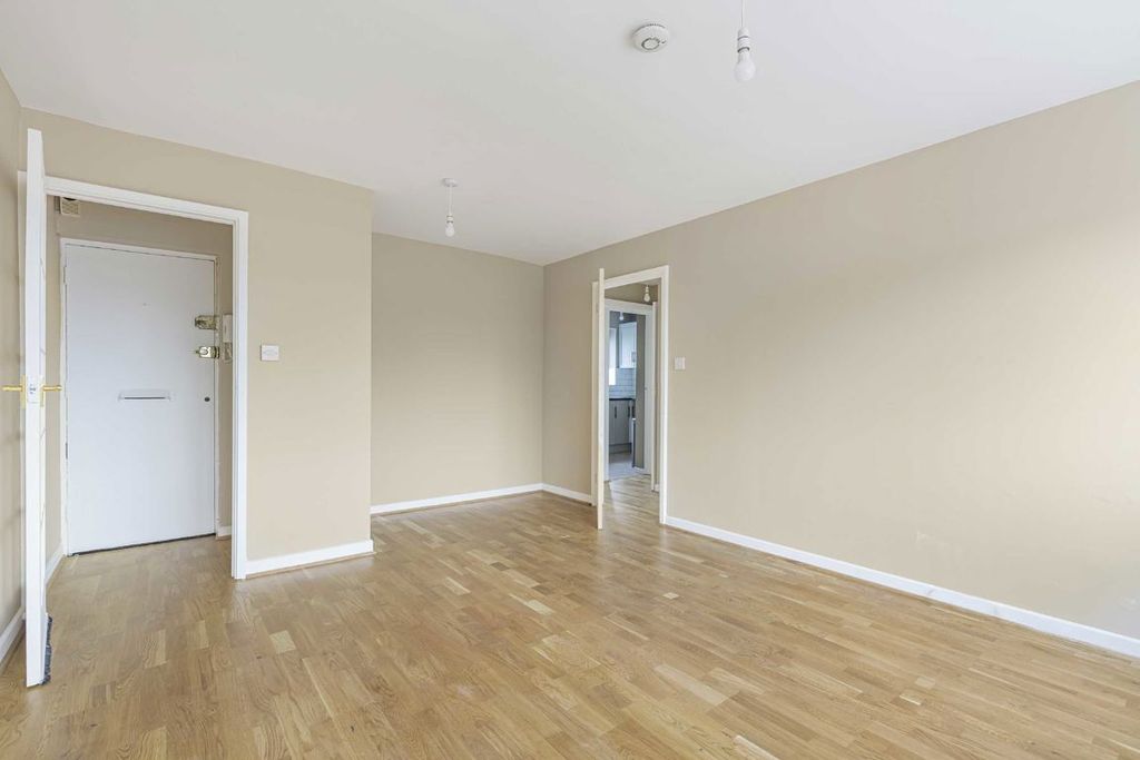 Property photo 3 of 7