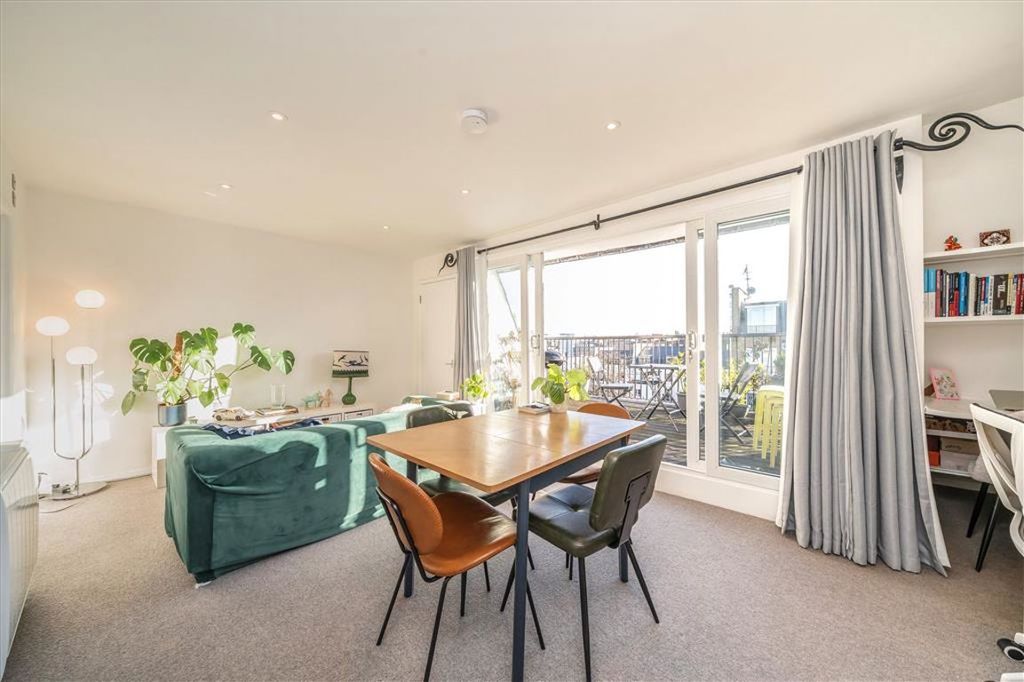 Property photo 3 of 8