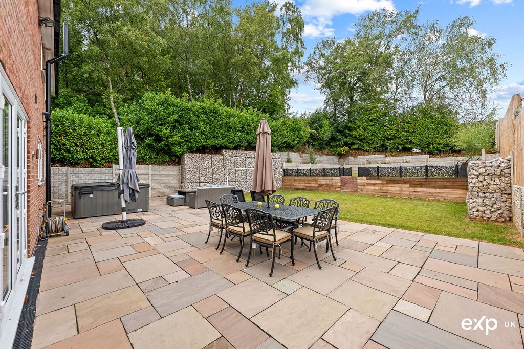 Property photo 3 of 34