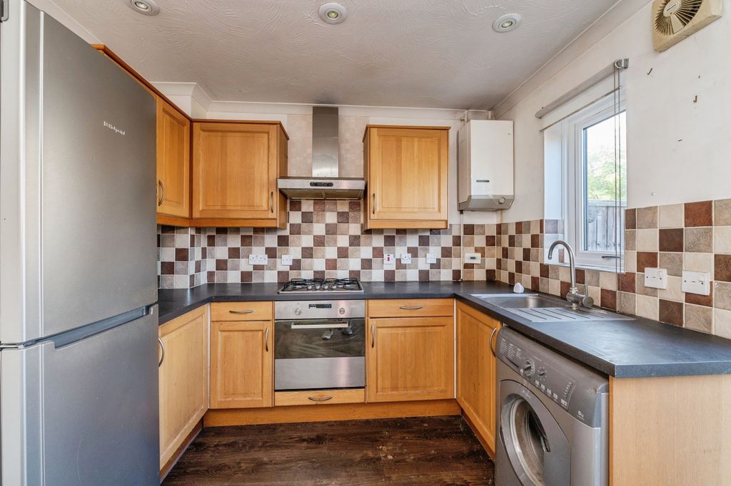 Property photo 2 of 16 Kitchen