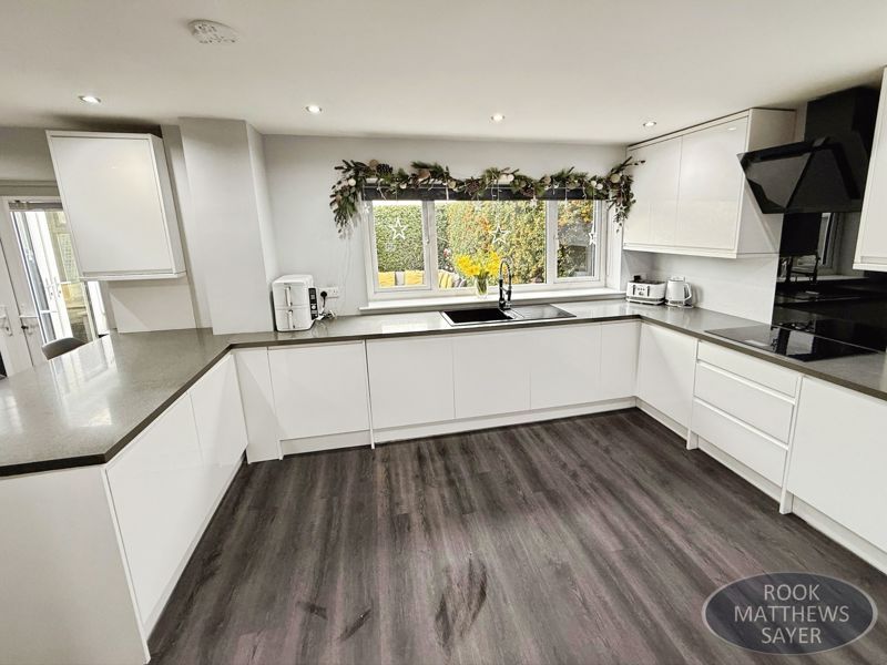 Property photo 2 of 14 Photo 5