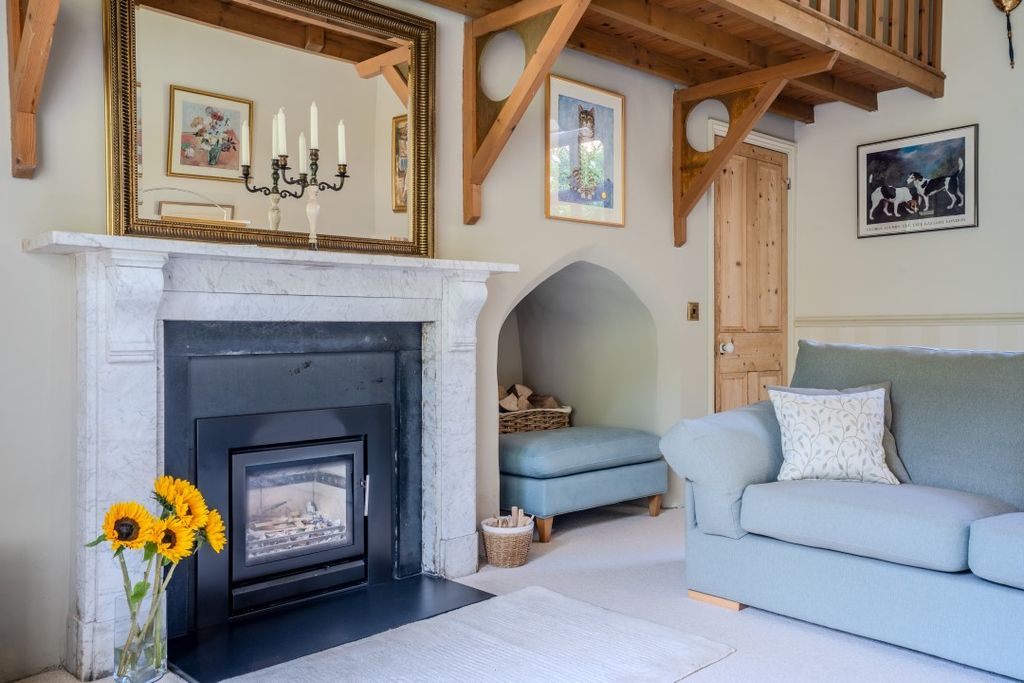 Property photo 3 of 28