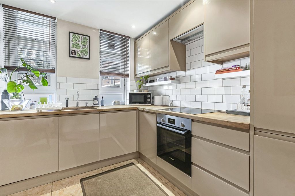Property photo 2 of 20 Kitchen