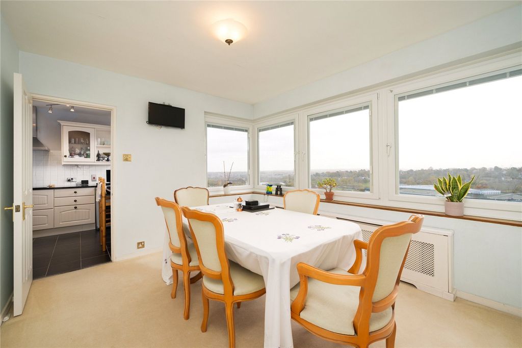 Property photo 3 of 17 Dining Room