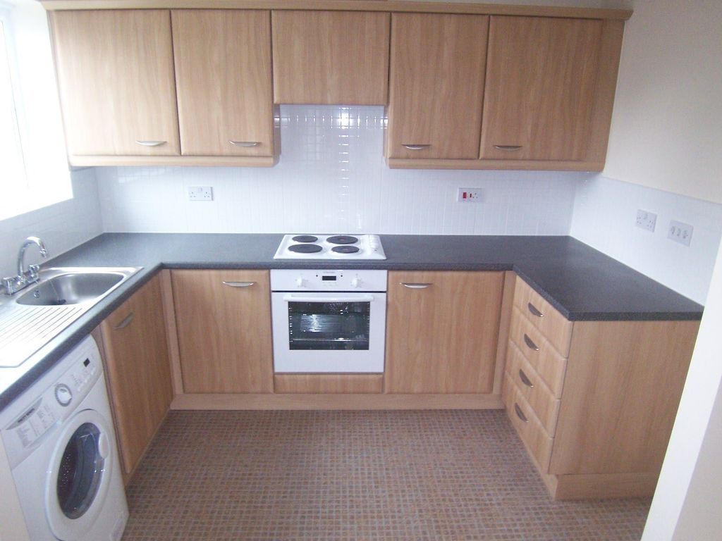 Property photo 2 of 6 Kitchen