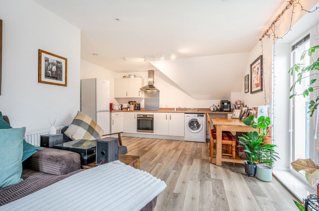 Property photo 1 of 13 1381446-14-691c5E...