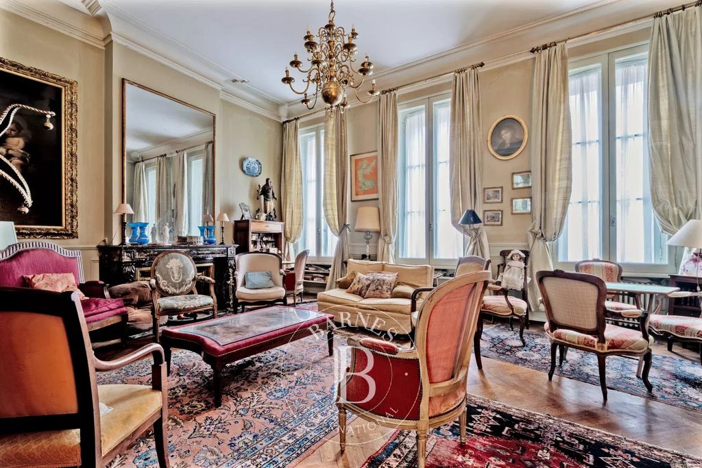 Property photo 2 of 28