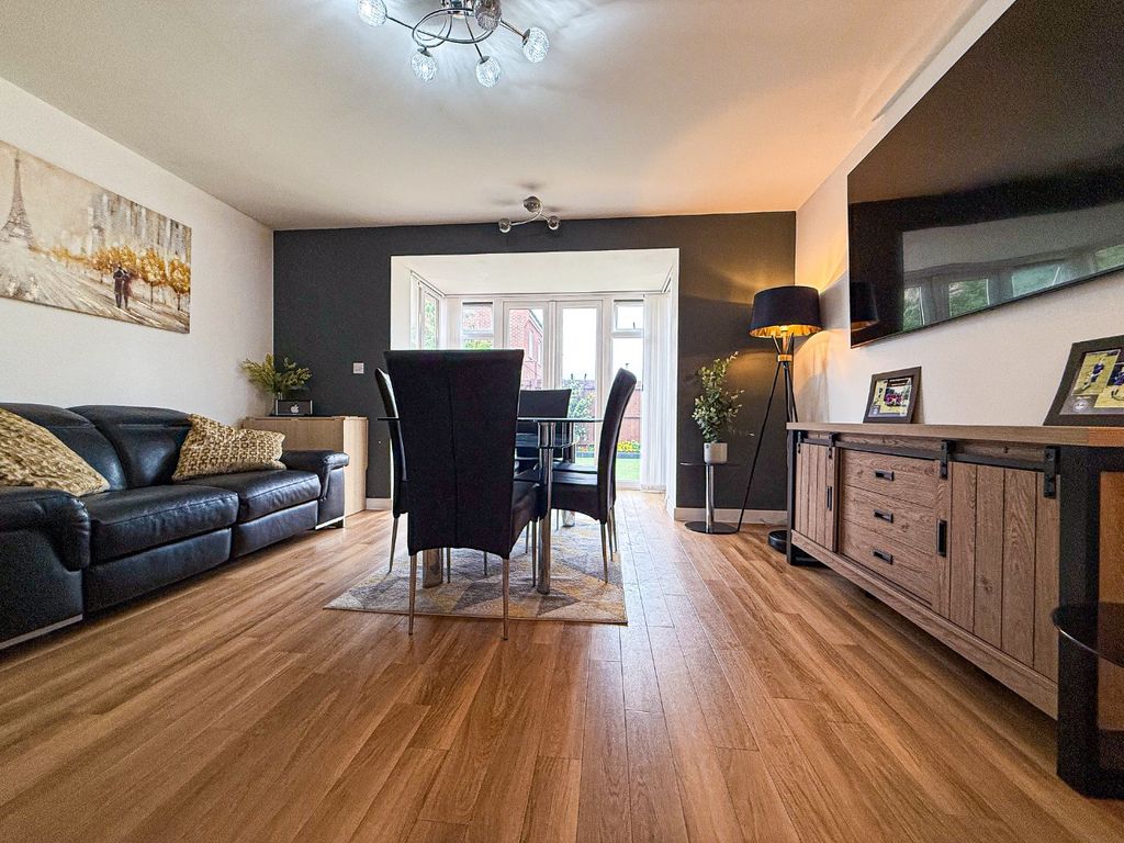 Property photo 2 of 17 4427136