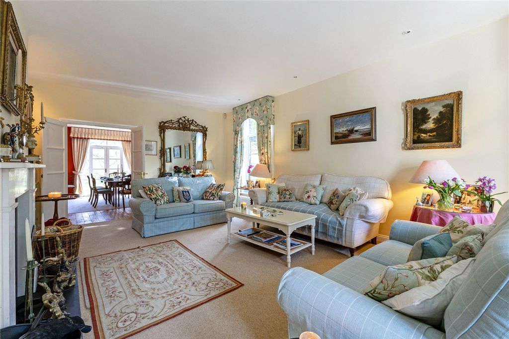 Property photo 3 of 24 Drawing Room