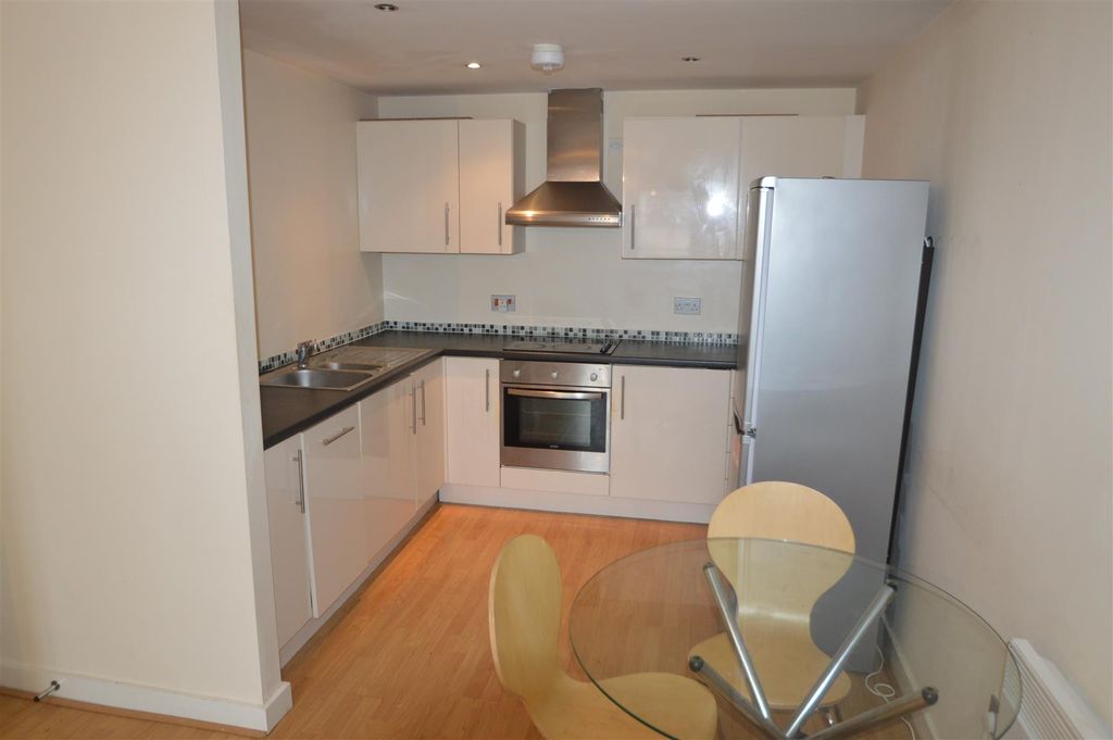 Property photo 2 of 8