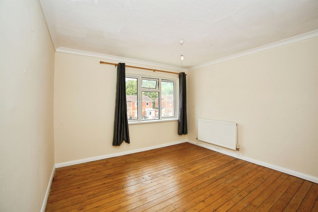 Property photo 2 of 11