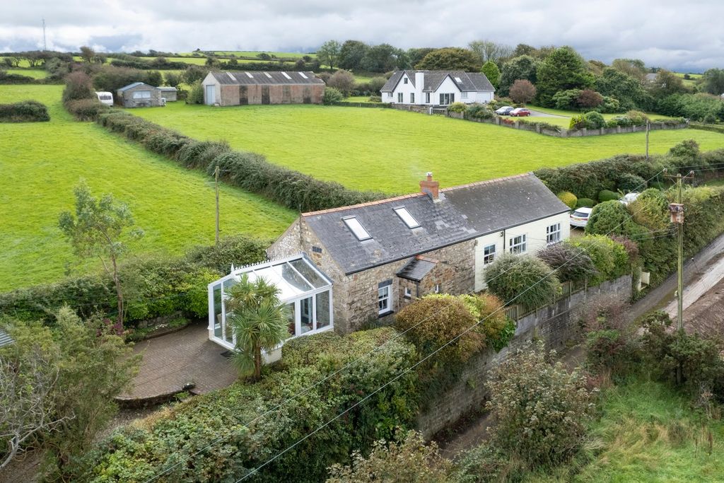 Property photo 2 of 19