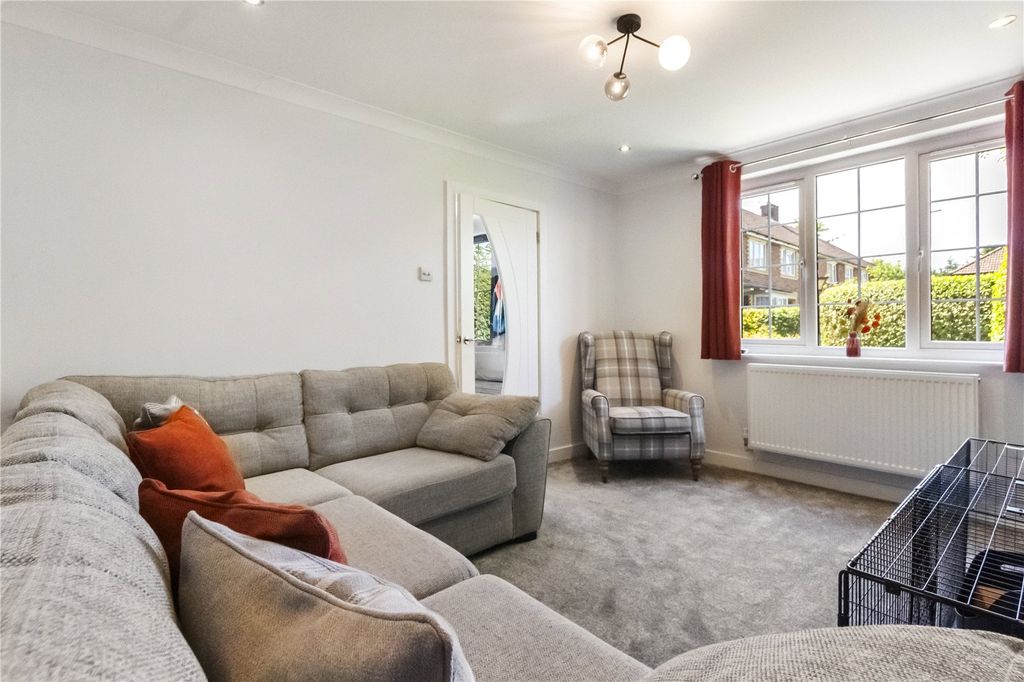 Property photo 2 of 27 Picture No. 24