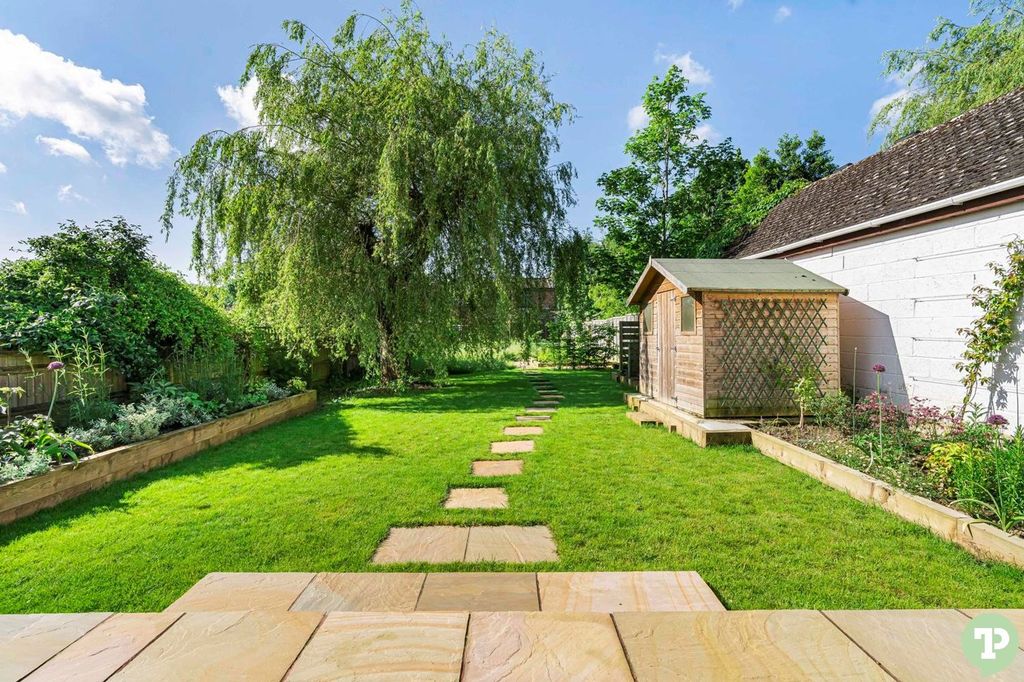 Property photo 2 of 20