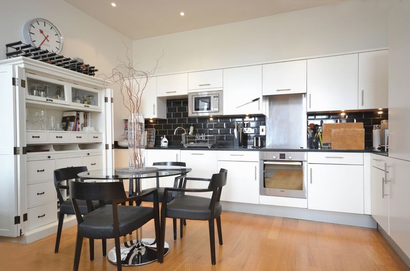 Property photo 2 of 6 Kitchen