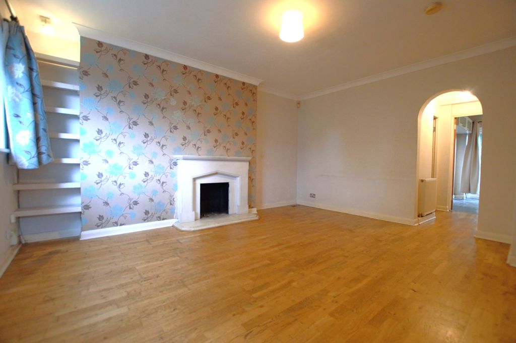 Property photo 1 of 19 Lounge