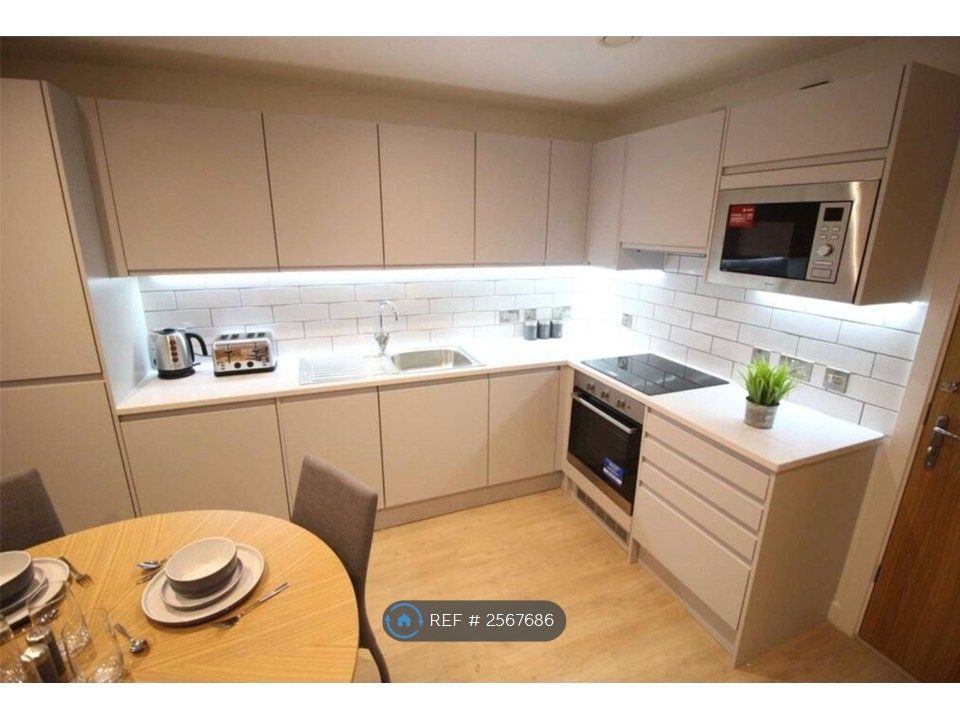 Property photo 3 of 10 Kitchen