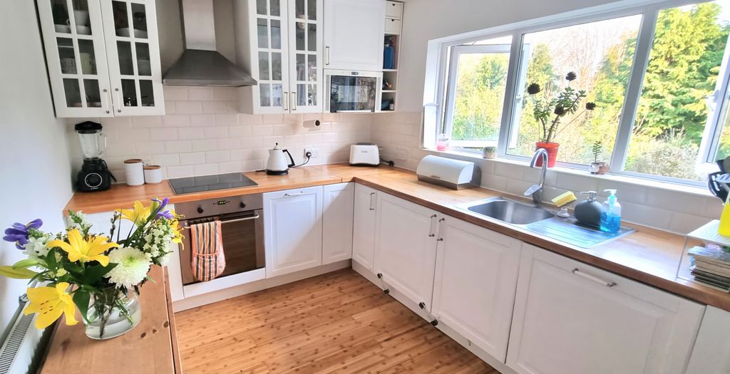 Property photo 3 of 13 Kitchen