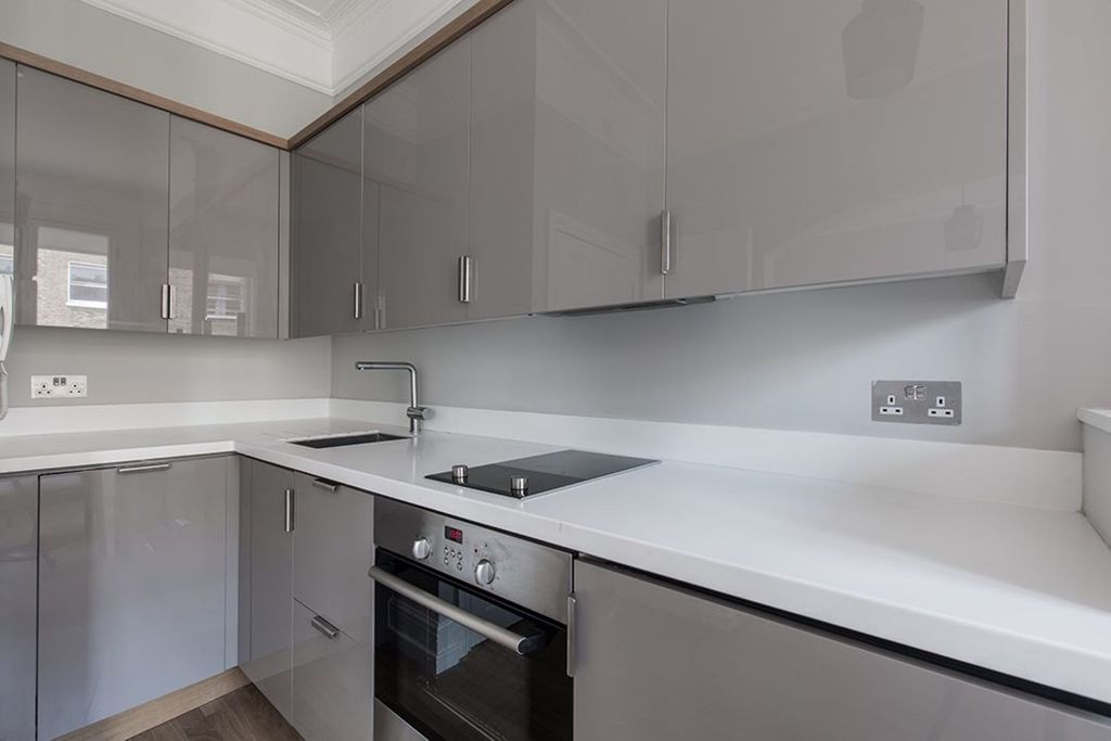 Property photo 1 of 11 Kitchen