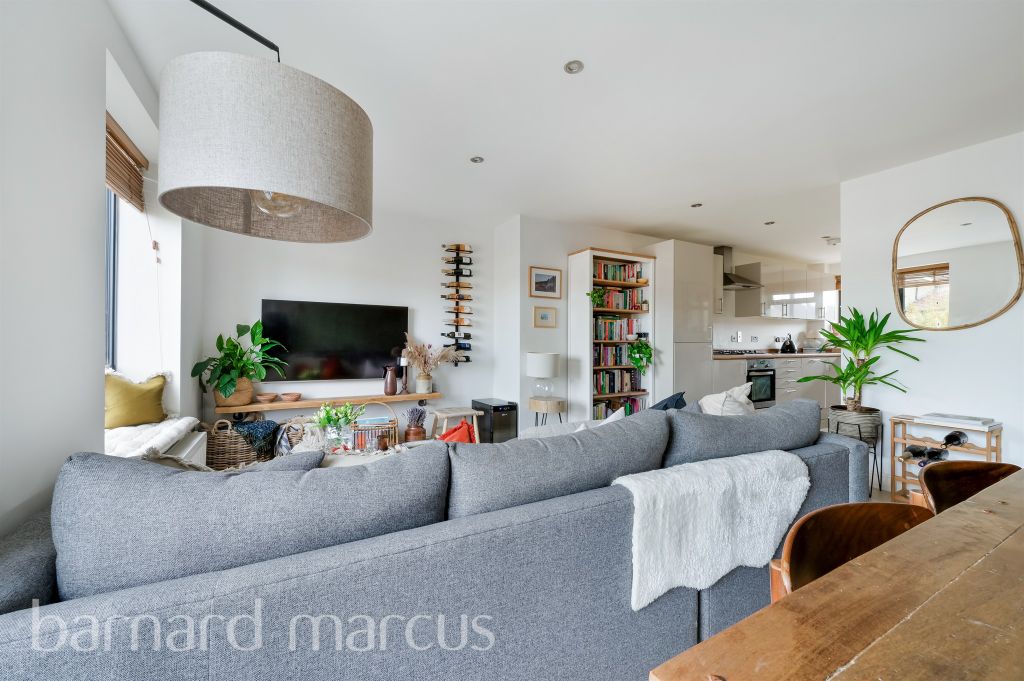 Property photo 2 of 18 Living/ Dining Room