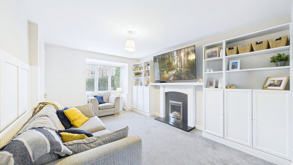 Property photo 3 of 18 Cam02351G0-Pr0083-Still024