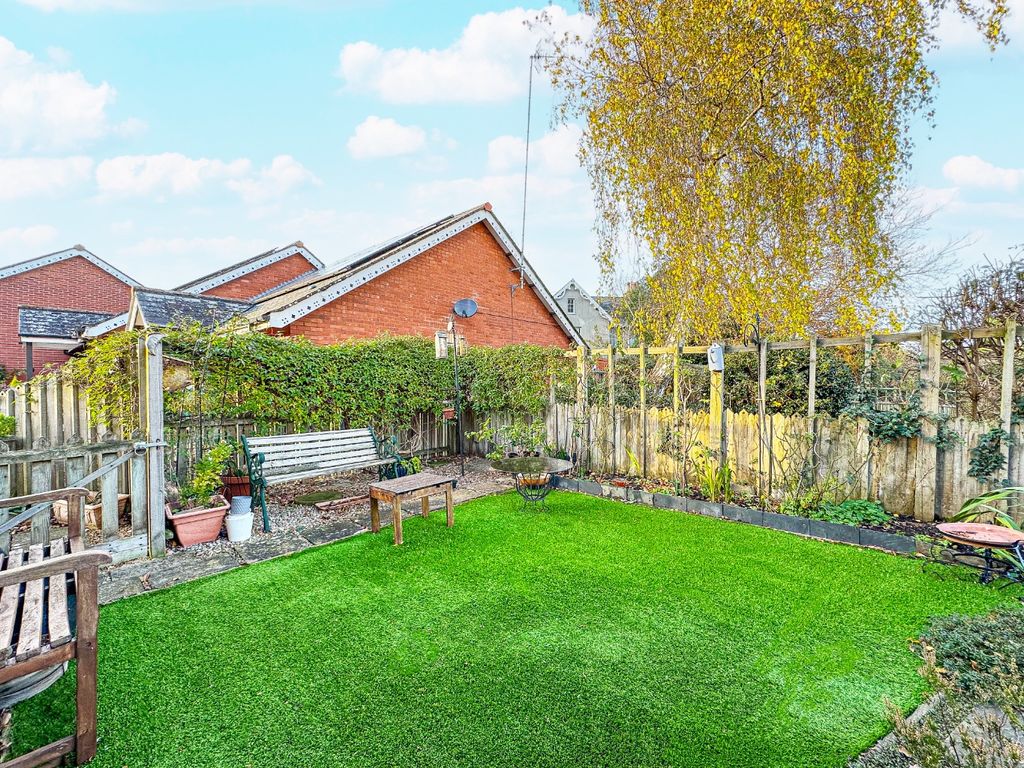 Property photo 2 of 16 4687598