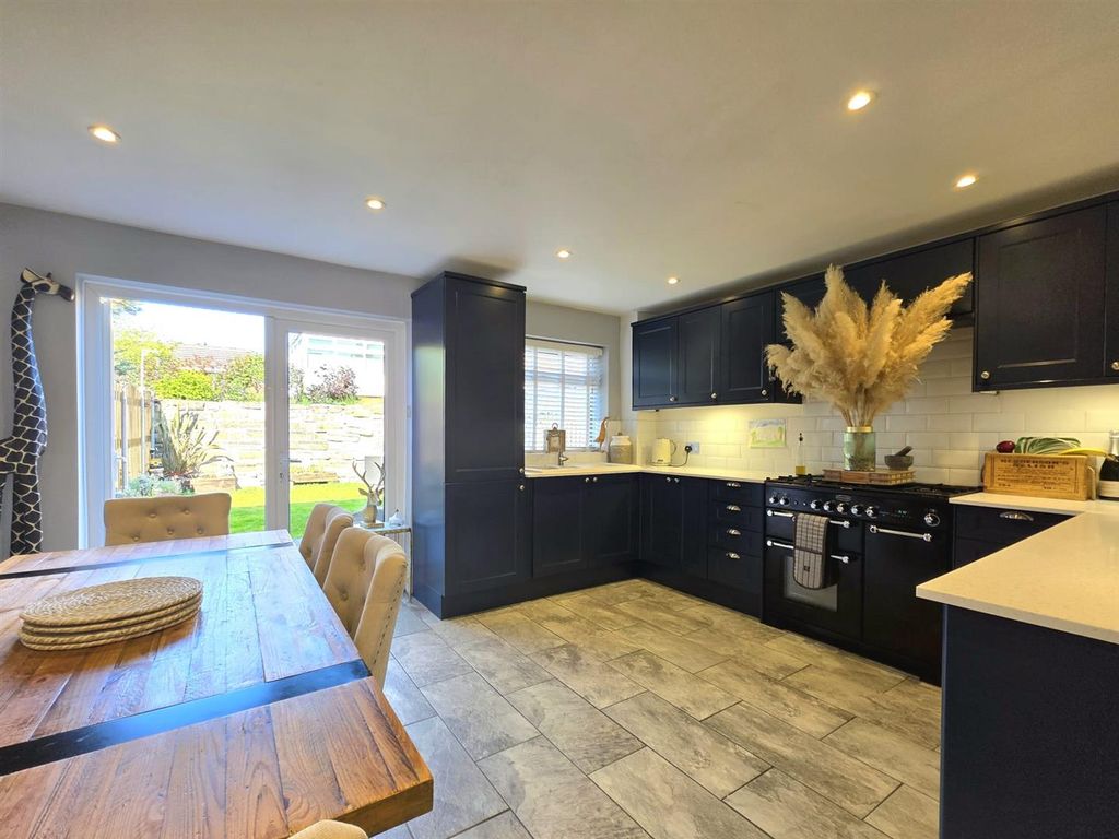 Property photo 2 of 28 Kitchen