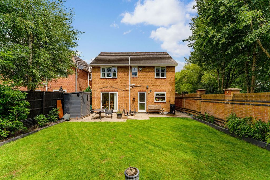 Property photo 2 of 32