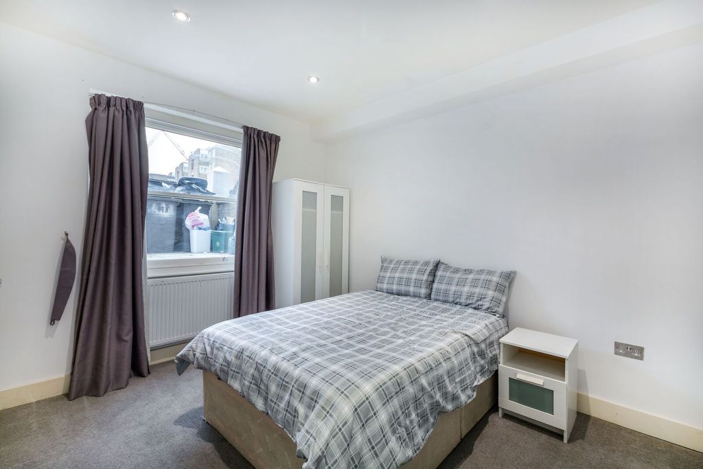 Property photo 1 of 21