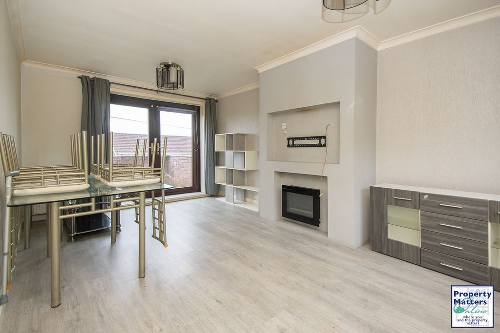 Property photo 2 of 14 Lounge